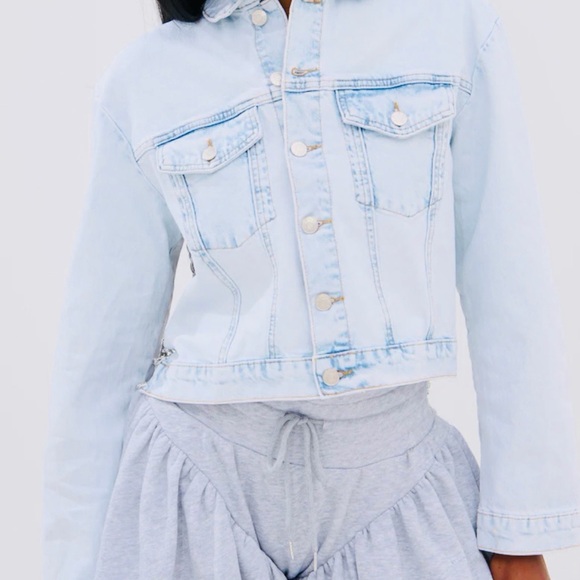 Party in the back Denim Jacket 🔥🔥🔥🔥 - Picture 3 of 5